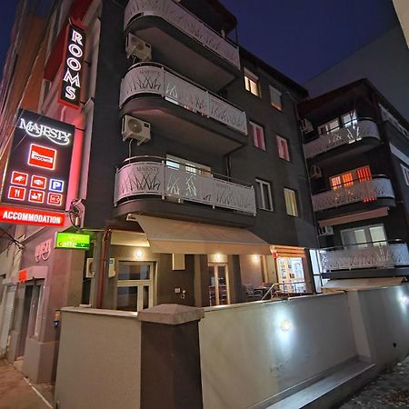 Bed And Breakfast Majesty Ni Exterior foto