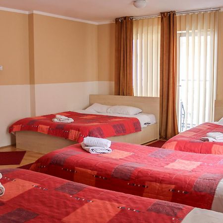 Bed And Breakfast Majesty Ni Exterior foto