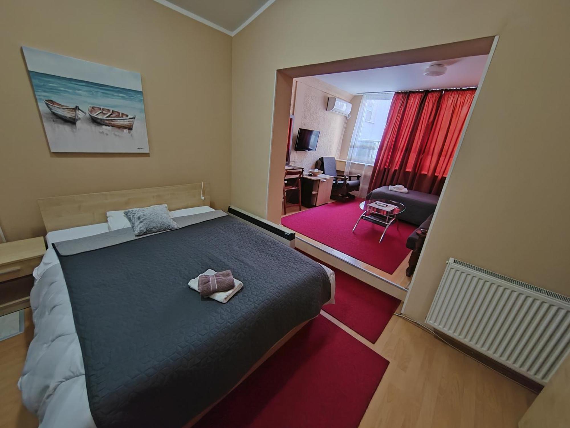 Bed And Breakfast Majesty Ni Exterior foto
