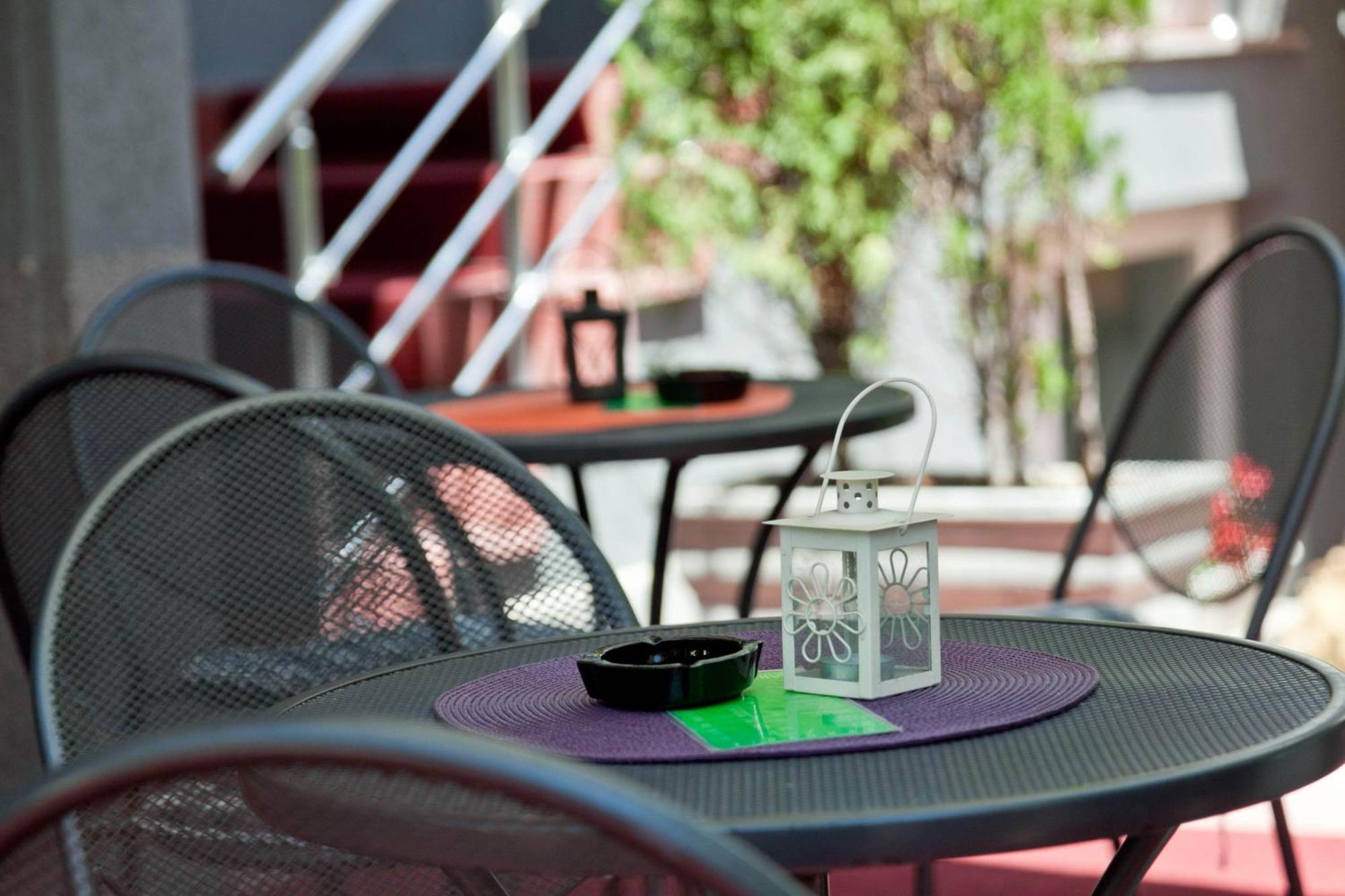 Bed And Breakfast Majesty Ni Exterior foto