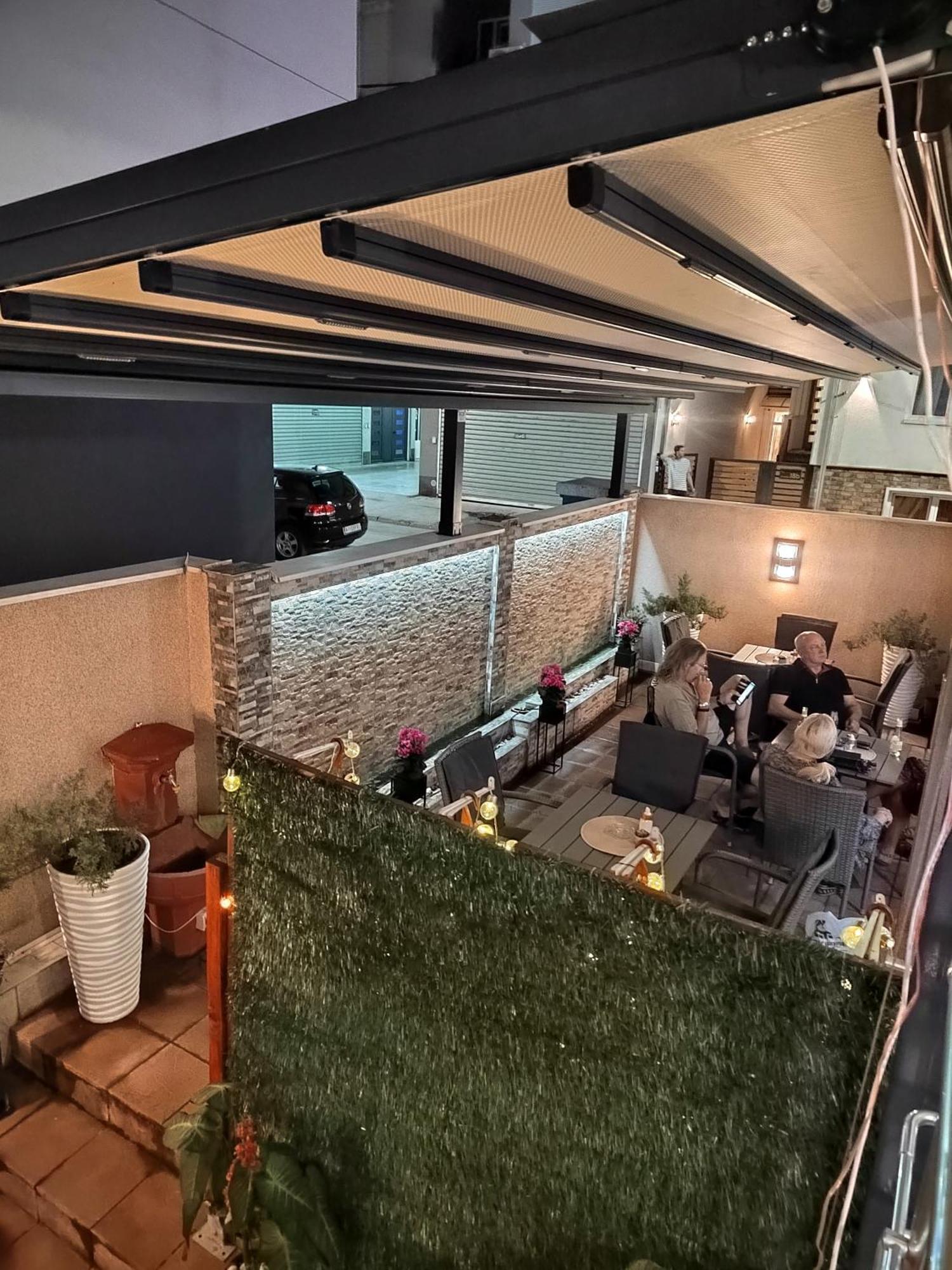 Bed And Breakfast Majesty Ni Exterior foto