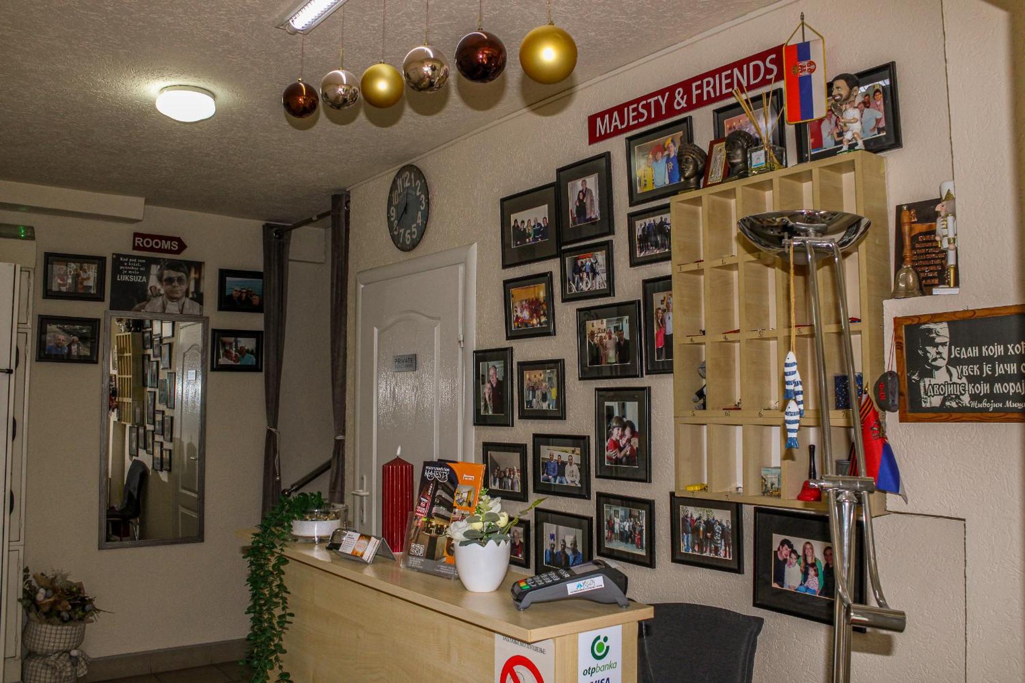 Bed And Breakfast Majesty Ni Exterior foto