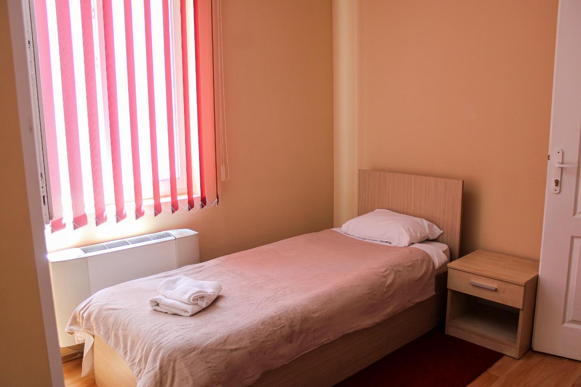 Bed And Breakfast Majesty Ni Exterior foto