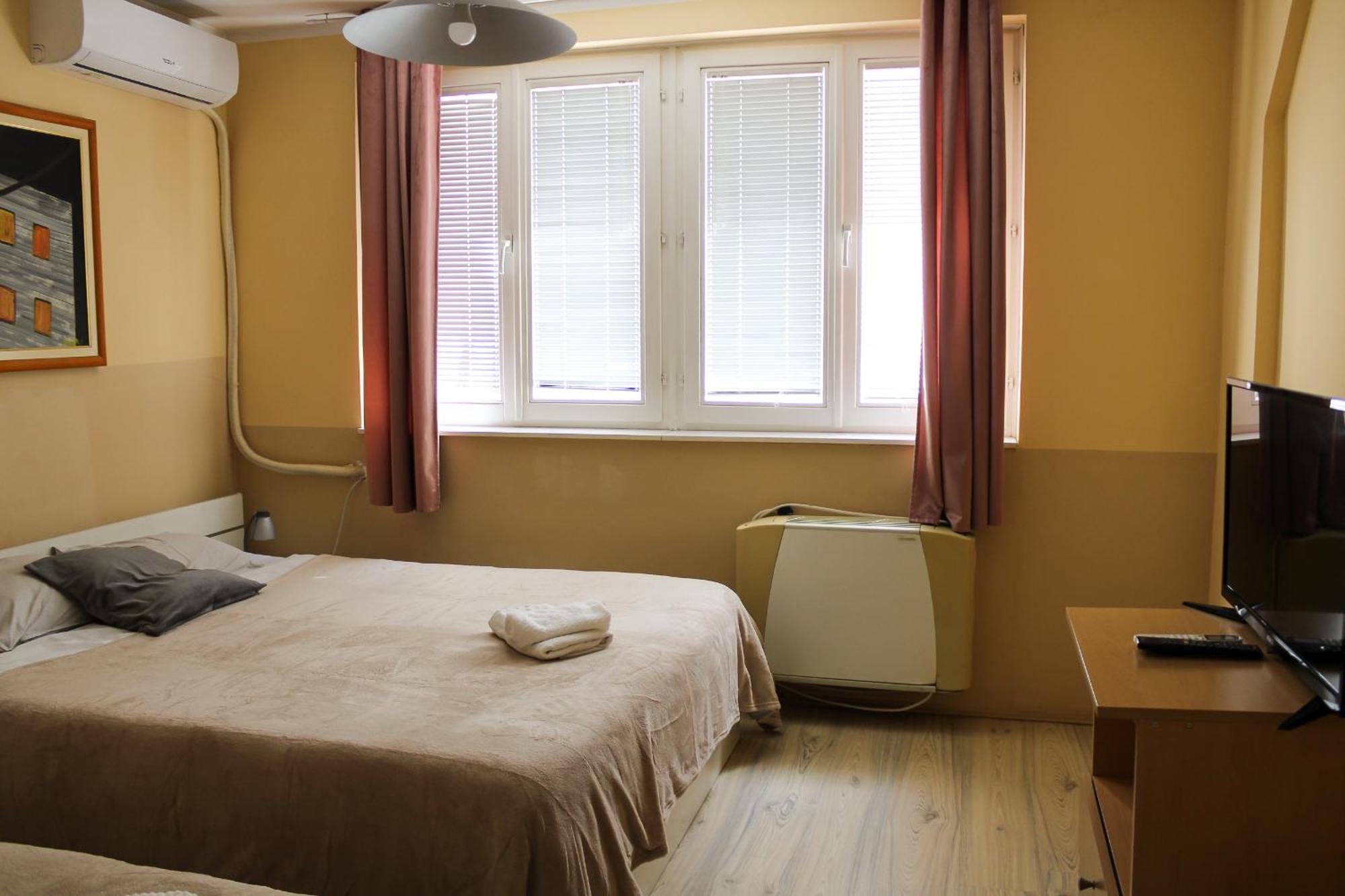 Bed And Breakfast Majesty Ni Exterior foto