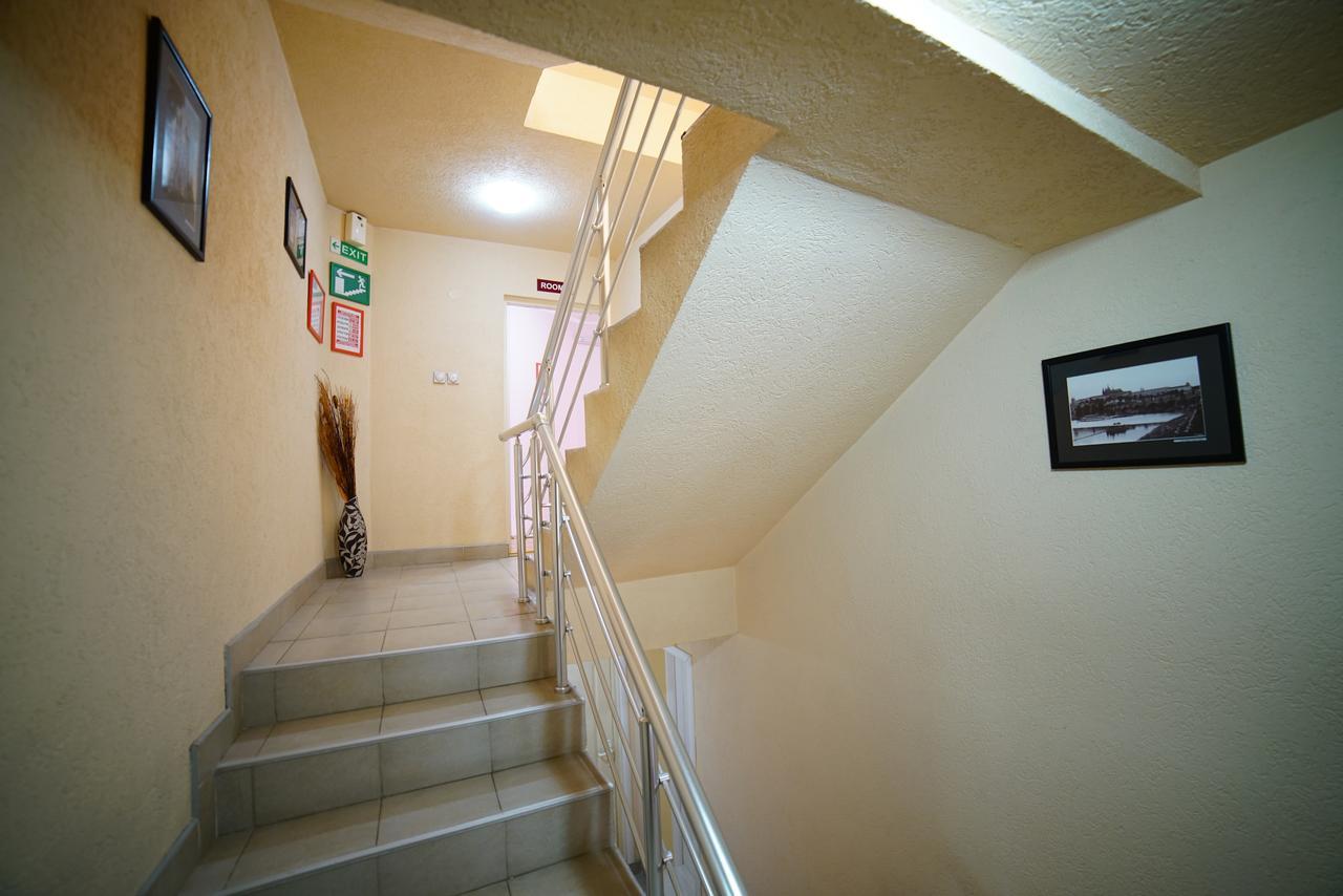 Bed And Breakfast Majesty Ni Exterior foto