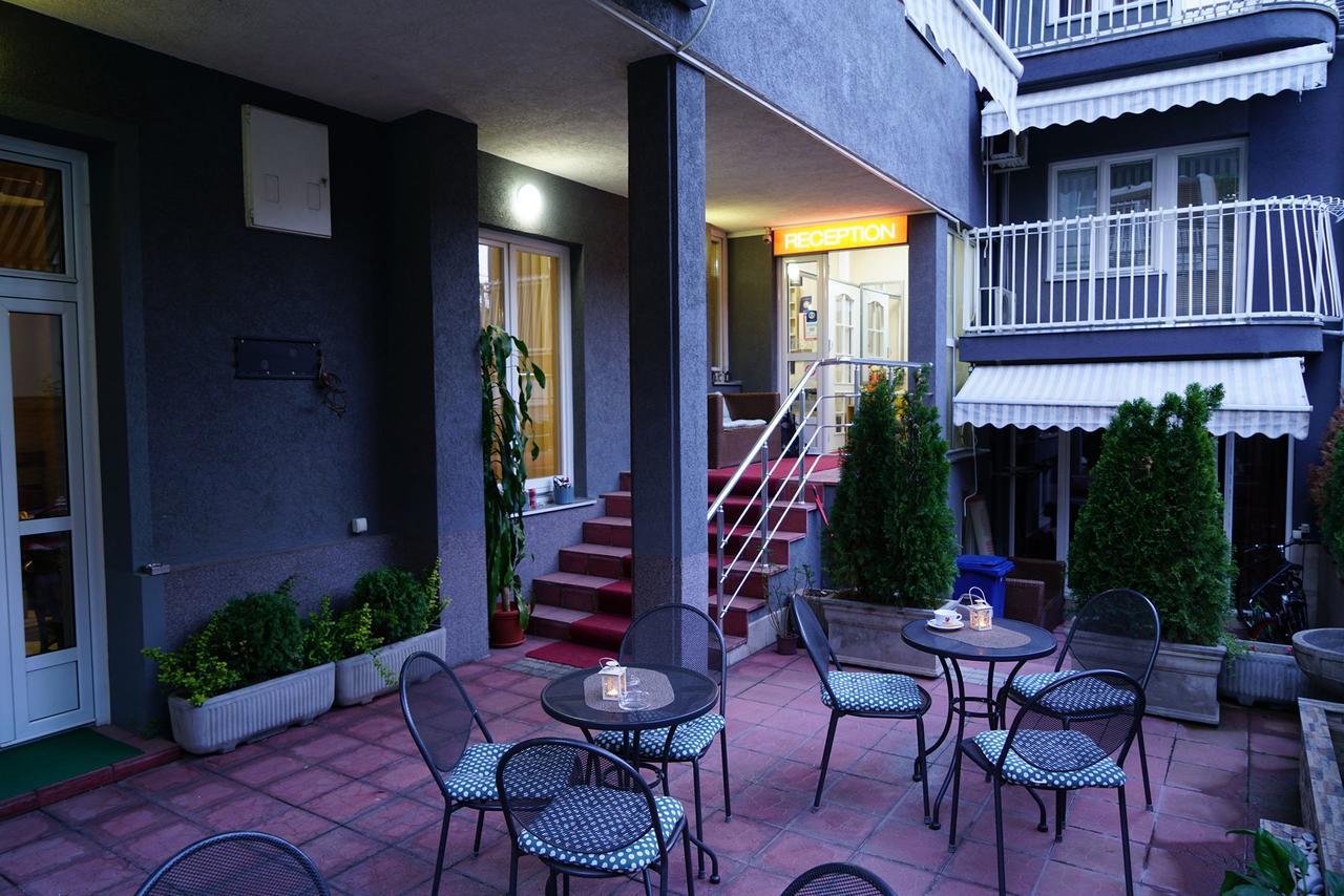 Bed And Breakfast Majesty Ni Exterior foto