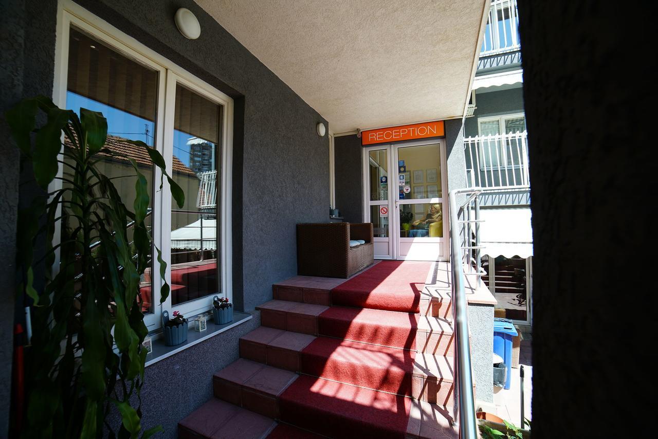 Bed And Breakfast Majesty Ni Exterior foto