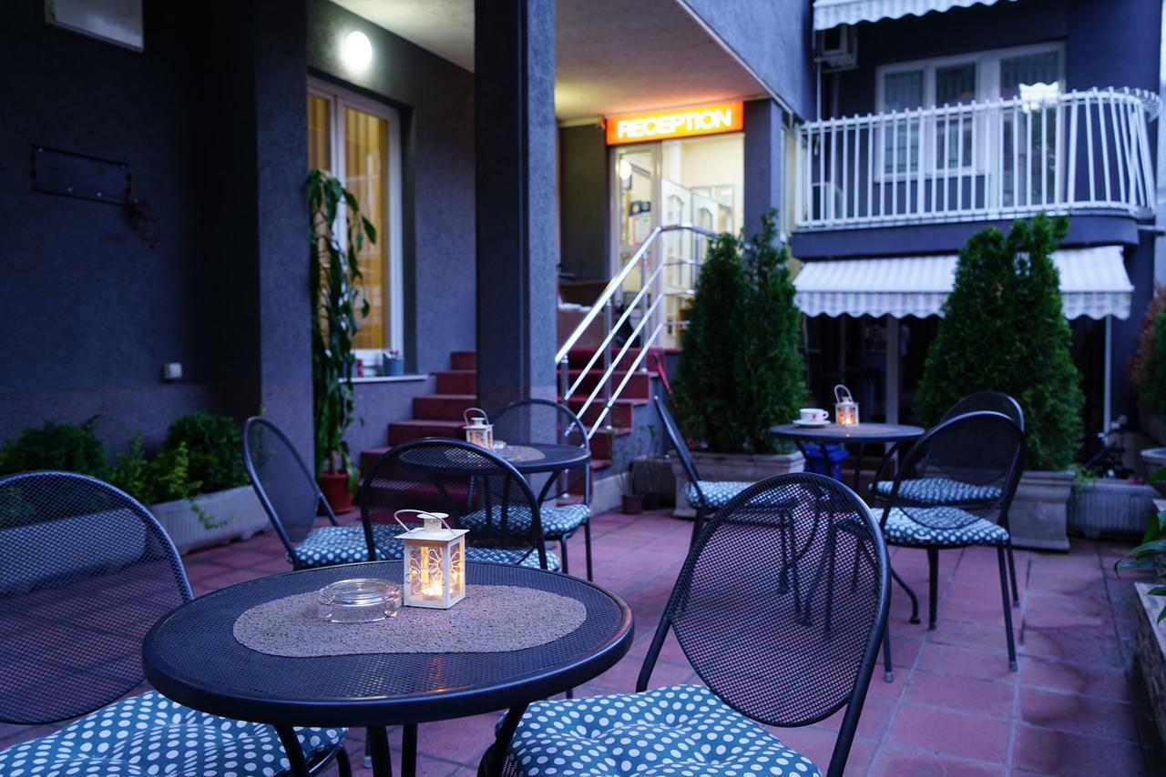 Bed And Breakfast Majesty Ni Exterior foto