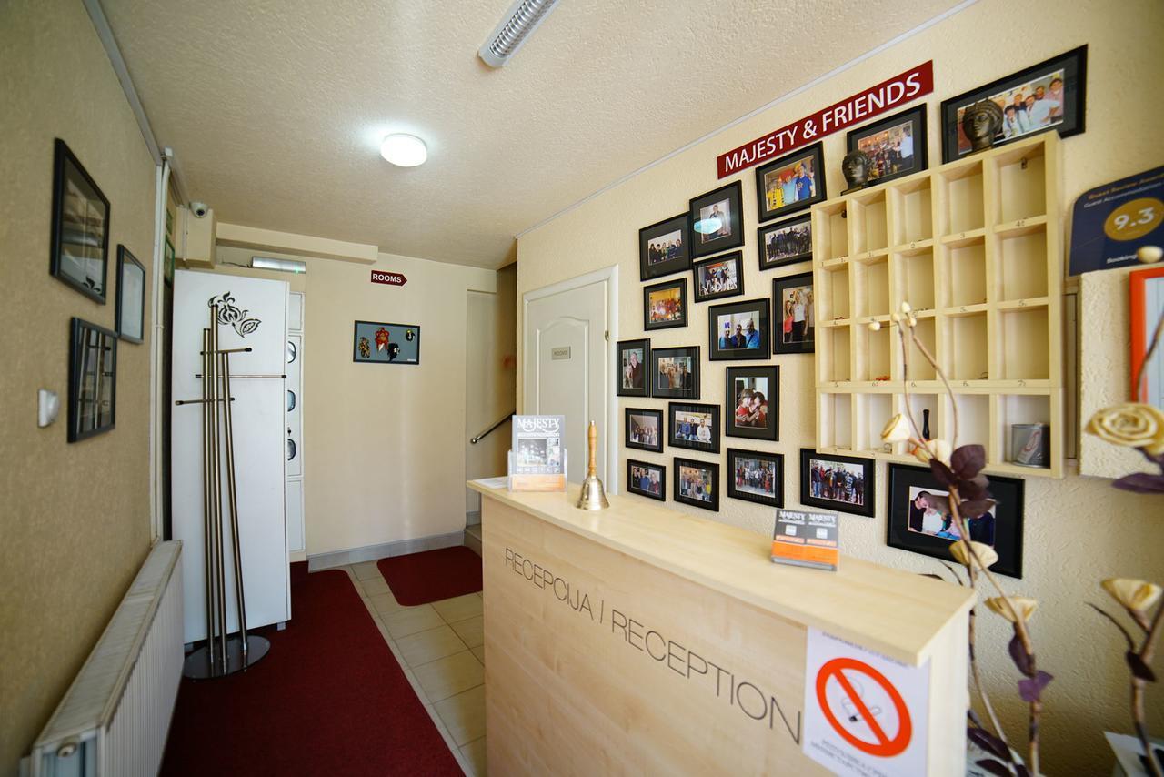 Bed And Breakfast Majesty Ni Exterior foto