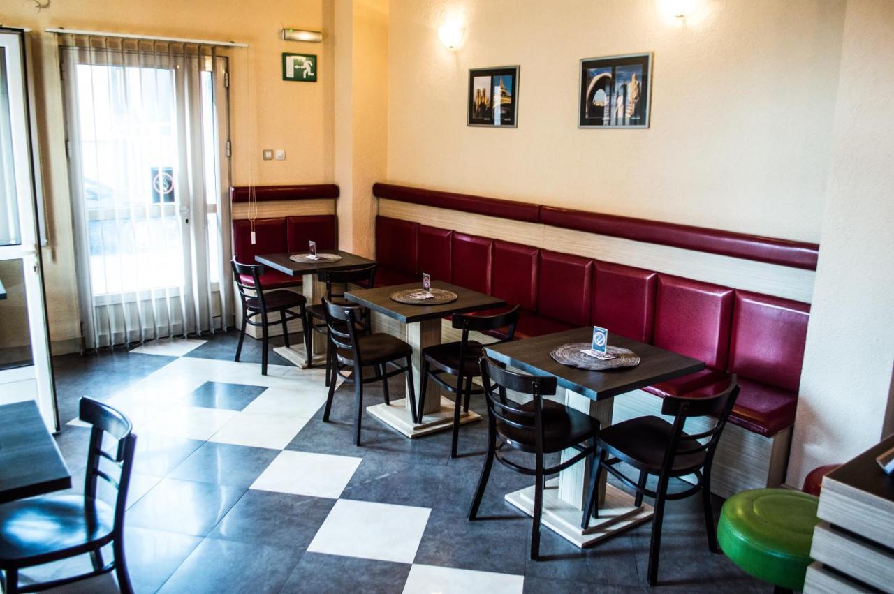 Bed And Breakfast Majesty Ni Exterior foto